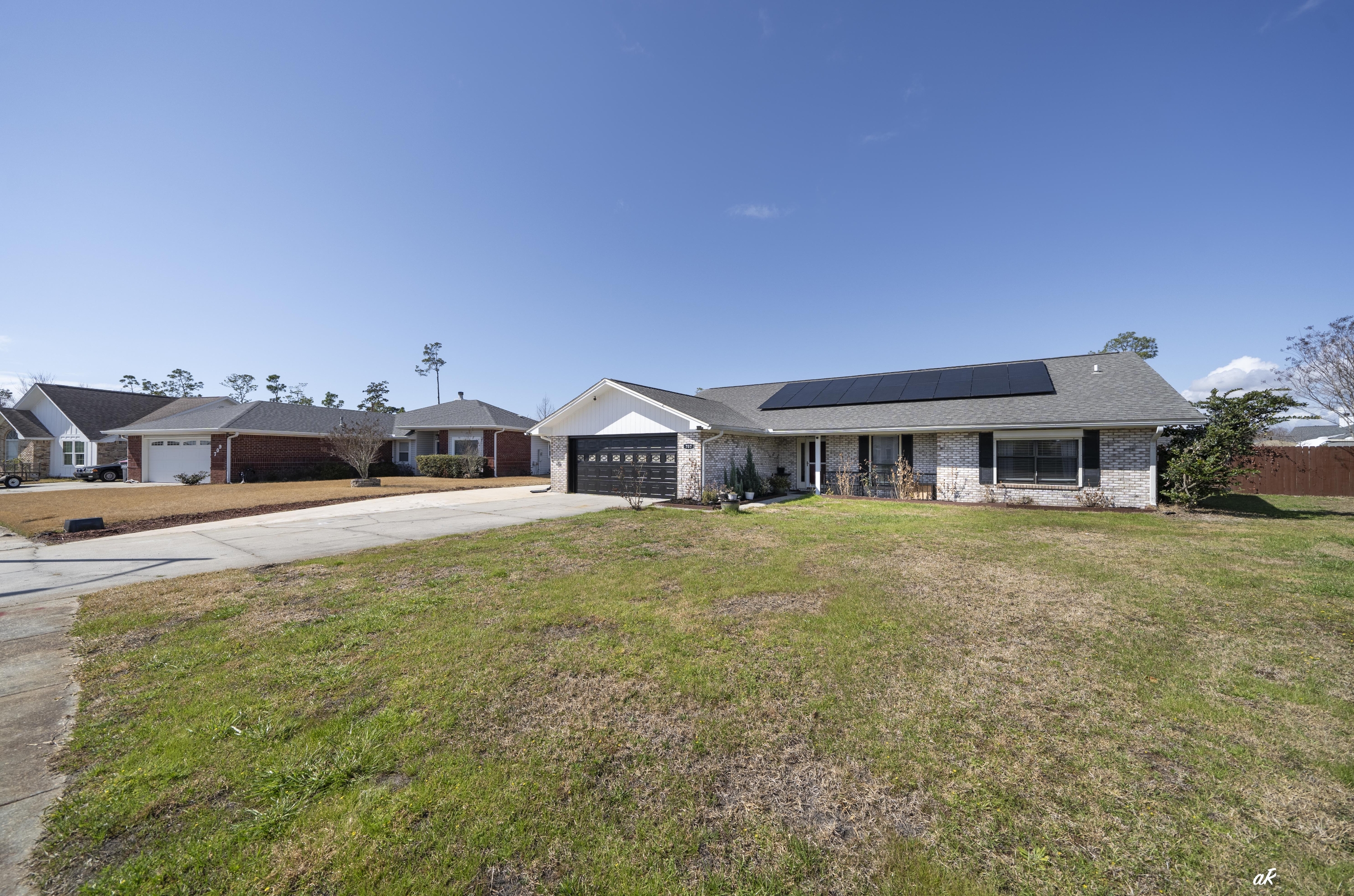 707 Plantation Circle